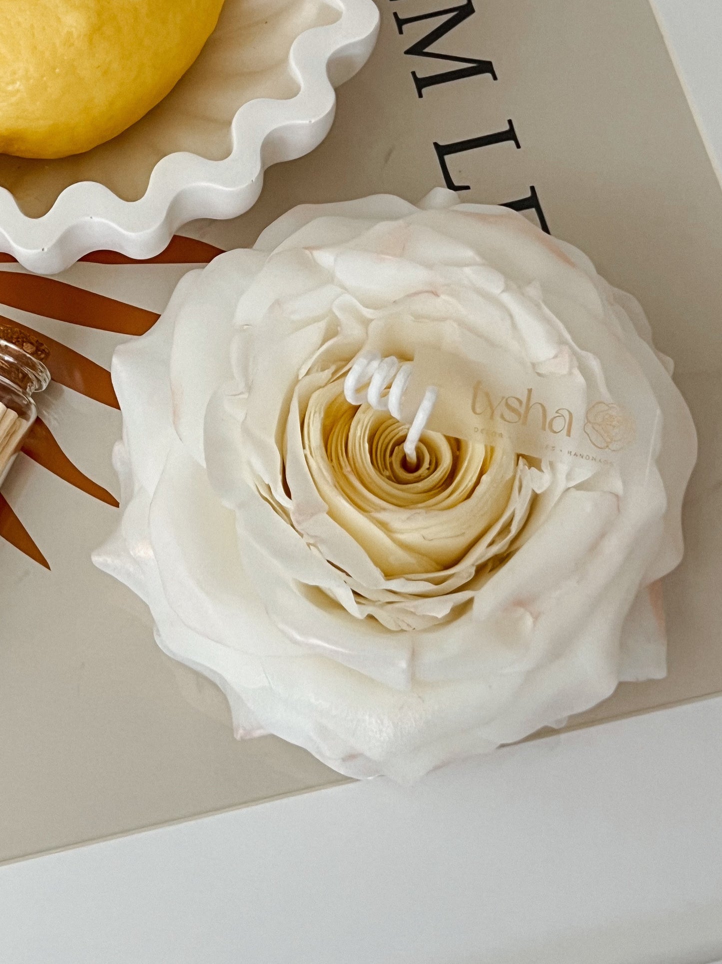 ROSE Candle white