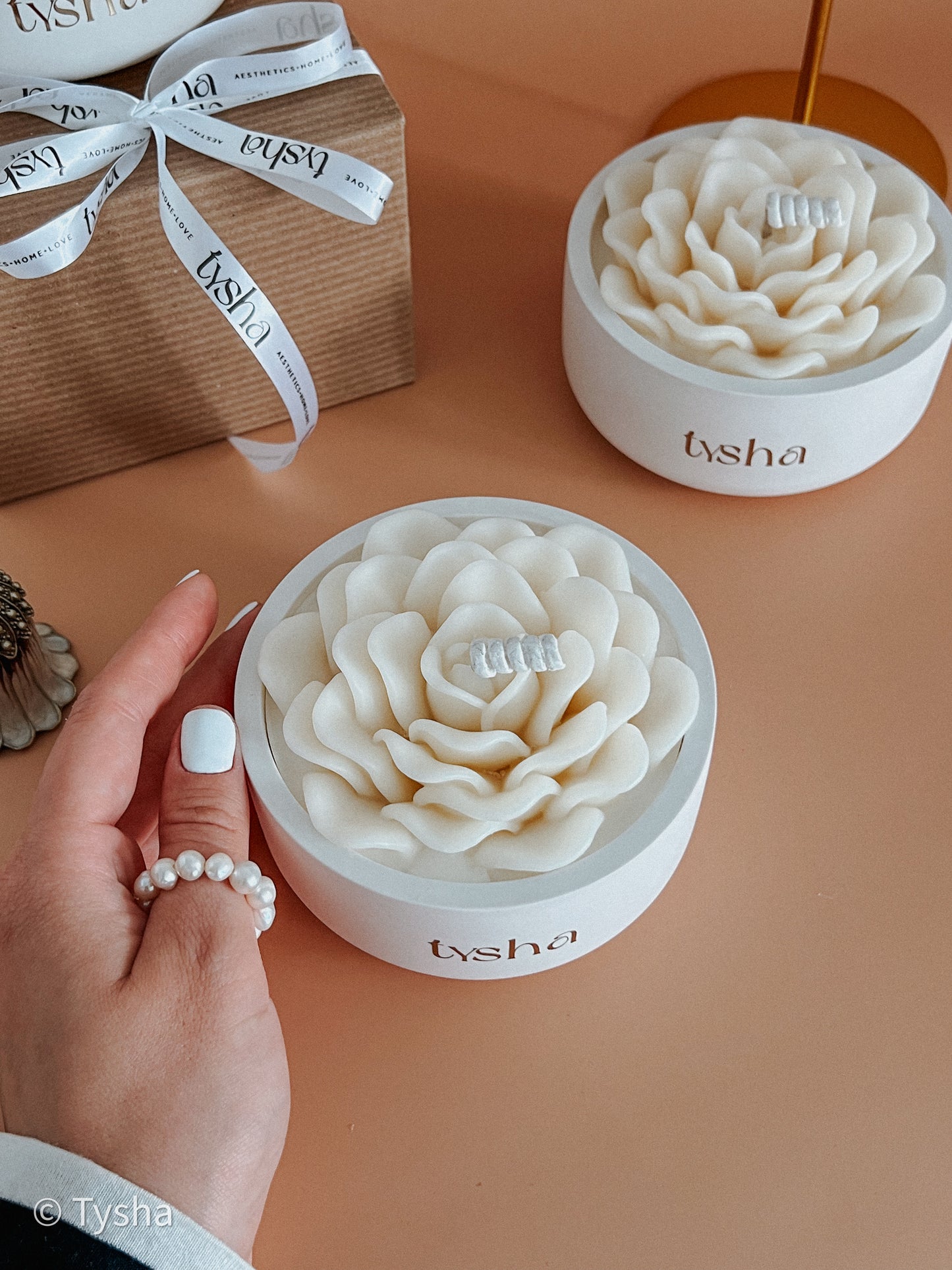 Scented Candle BLOOM * Black Violet and Saffron