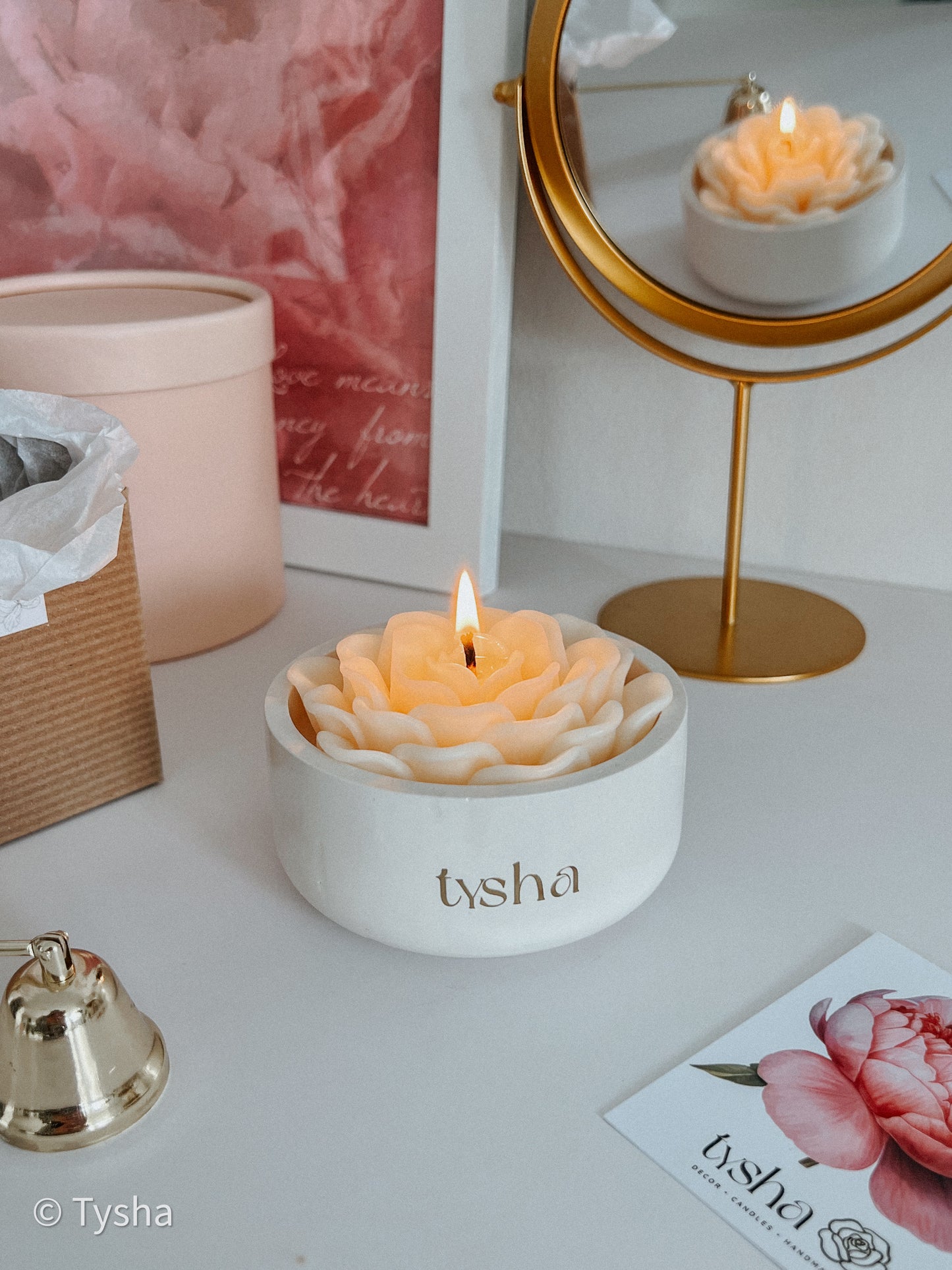 Scented Candle BLOOM * Black Violet and Saffron