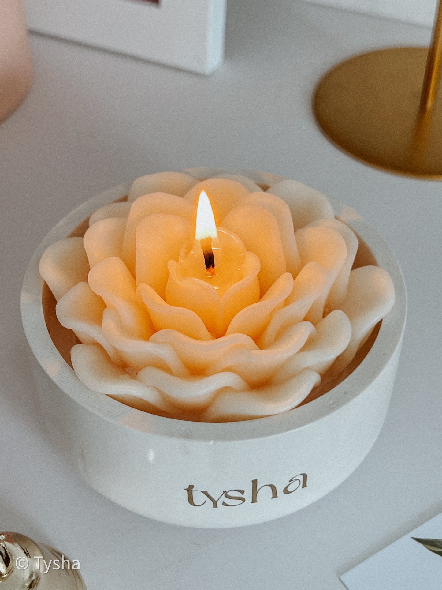 Scented Candle BLOOM * Black Violet and Saffron