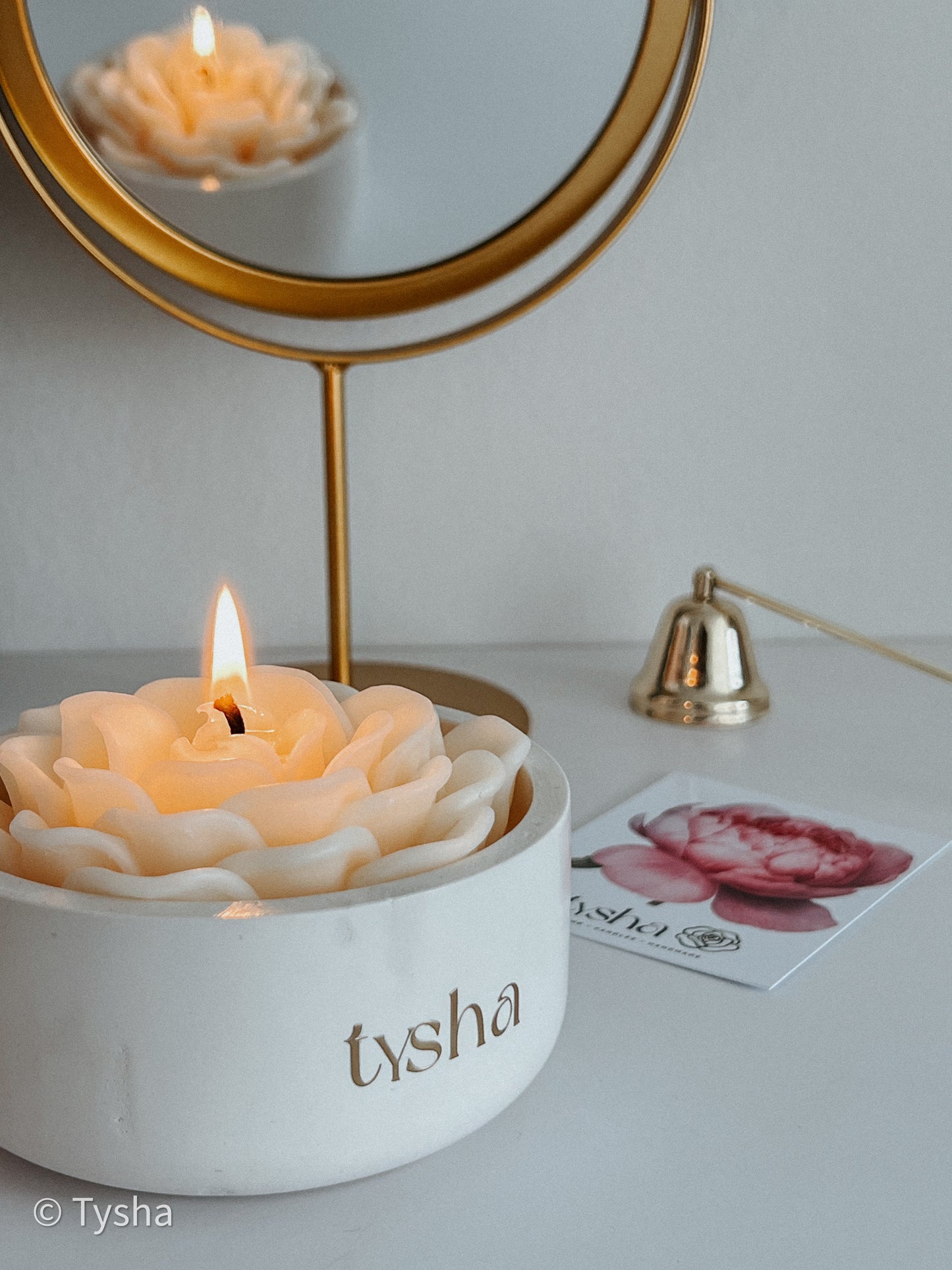 Scented Candle BLOOM * Black Violet and Saffron
