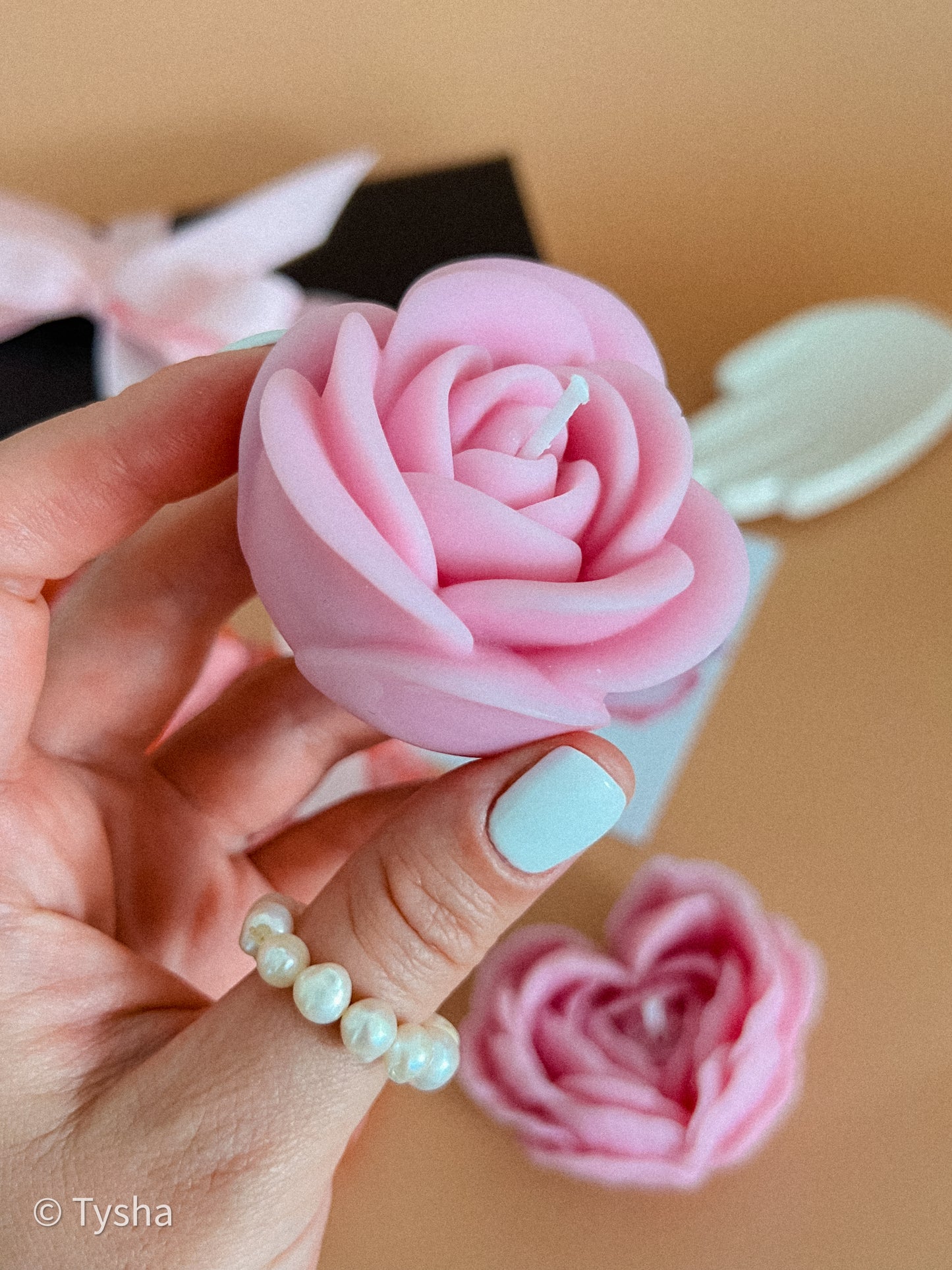 Pink Set of 2 Flowers Candles + stand