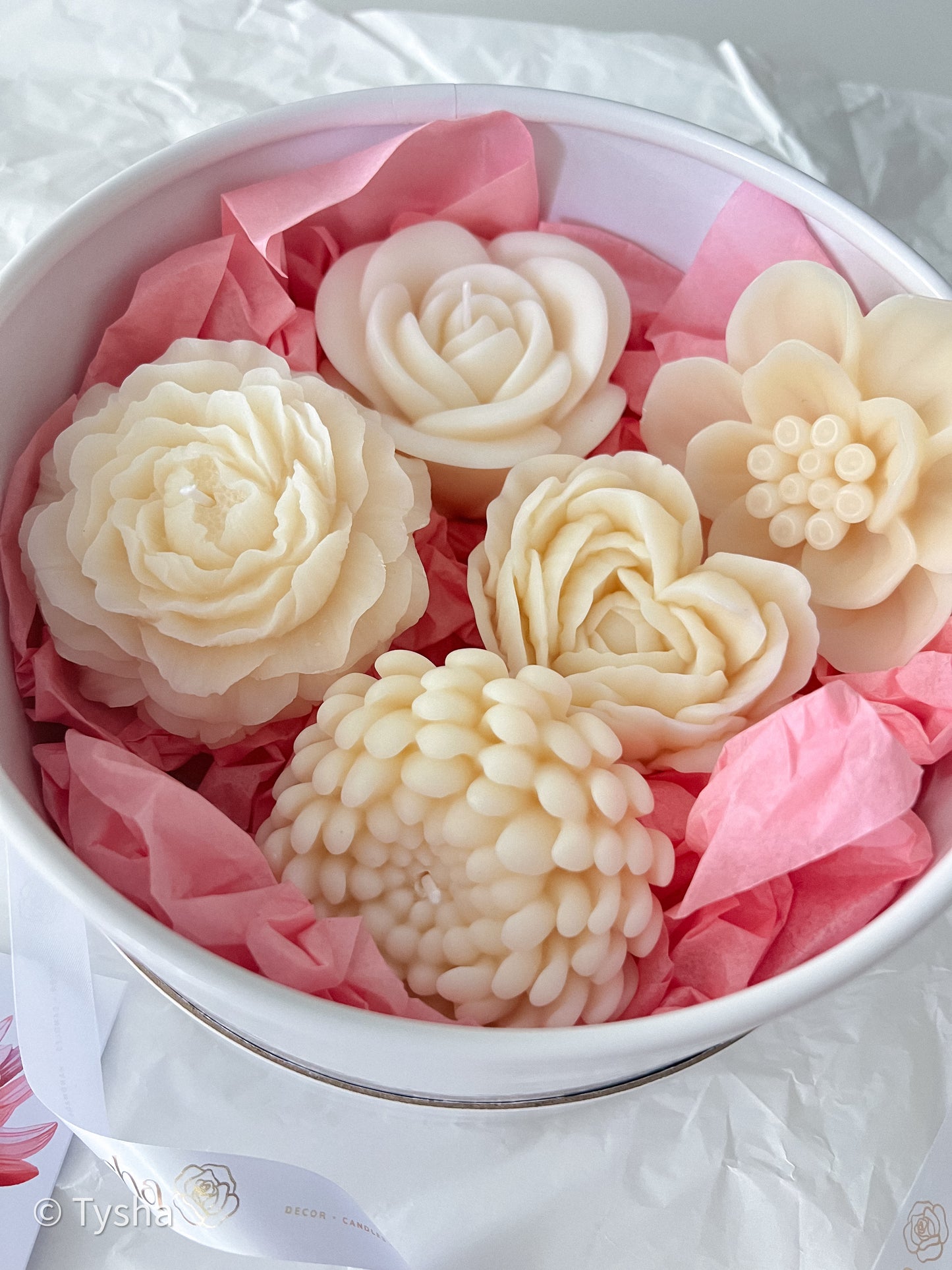 Set of Flowers Candles in a Gift Box