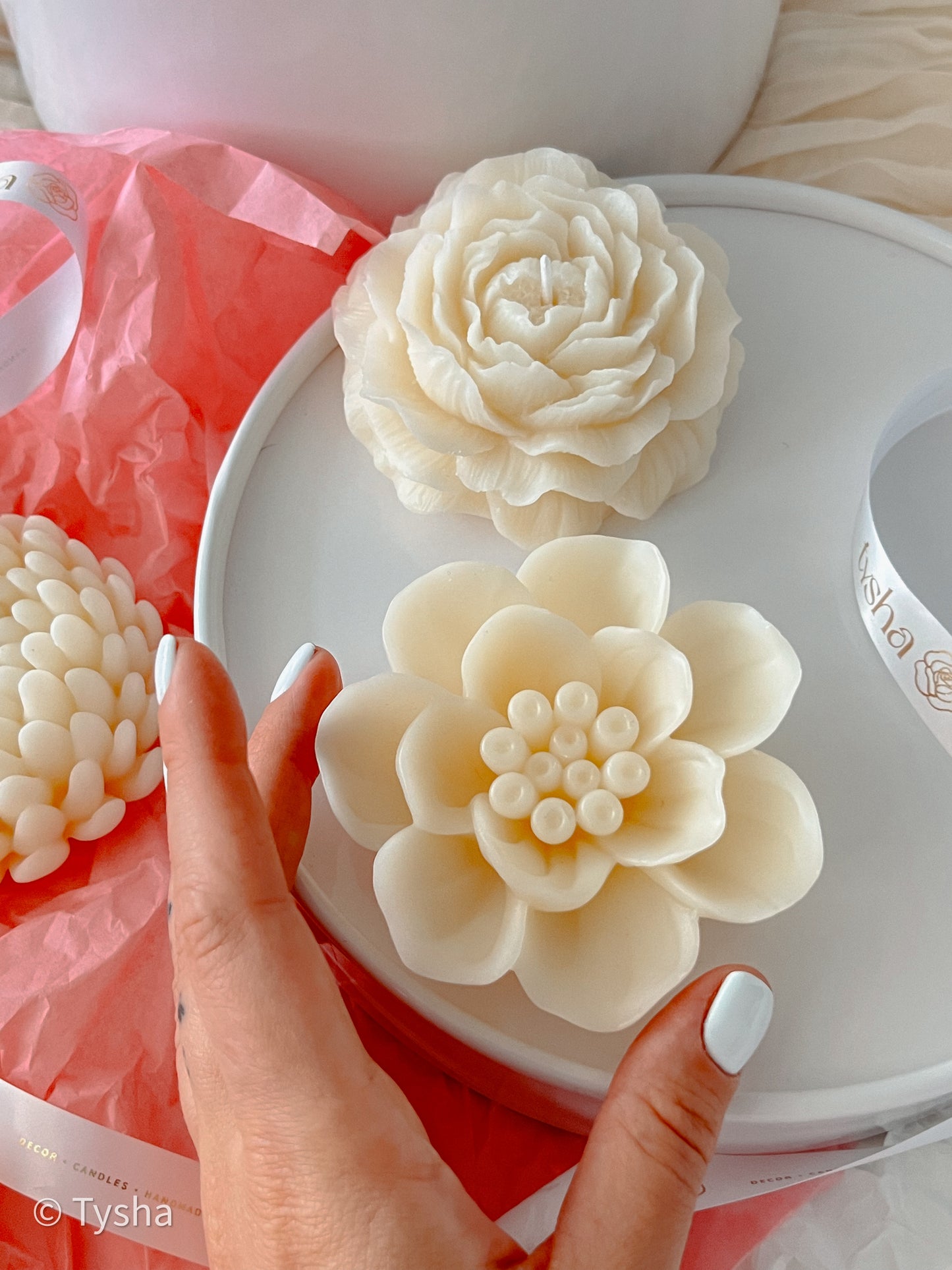 Set of Flowers Candles in a Gift Box
