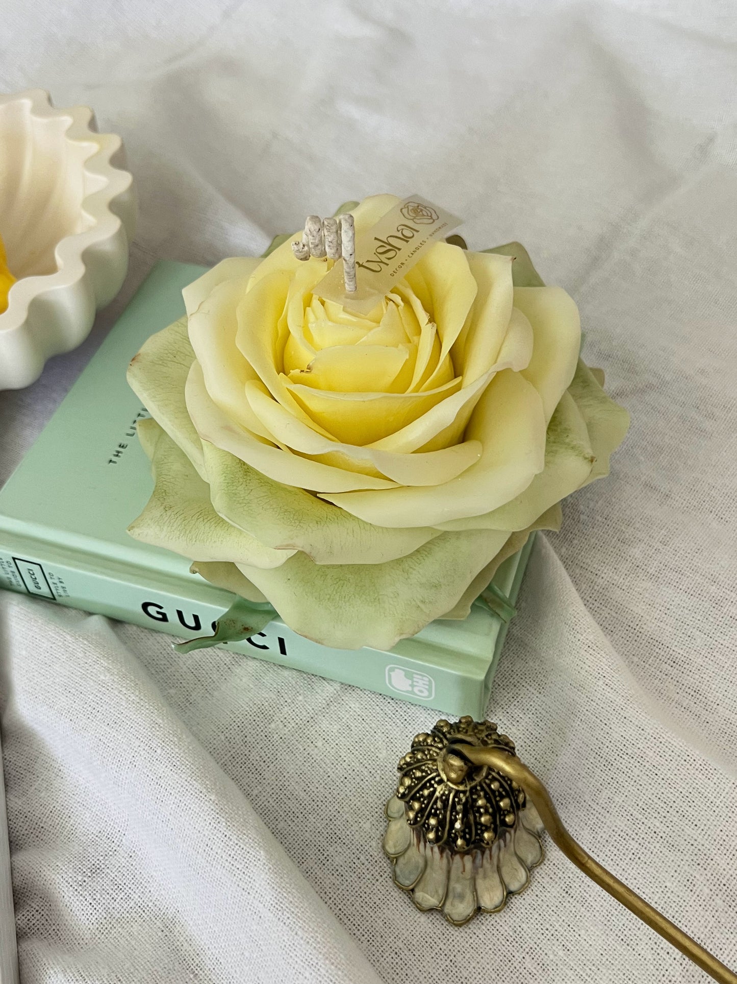 ROSE Candle realistic