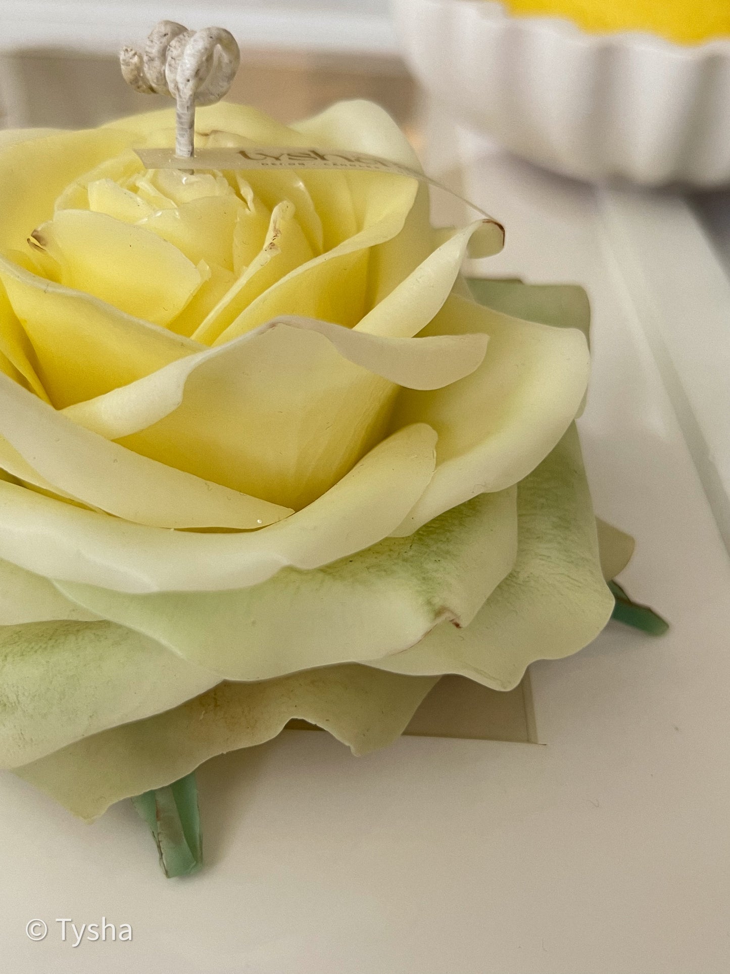 ROSE Candle realistic