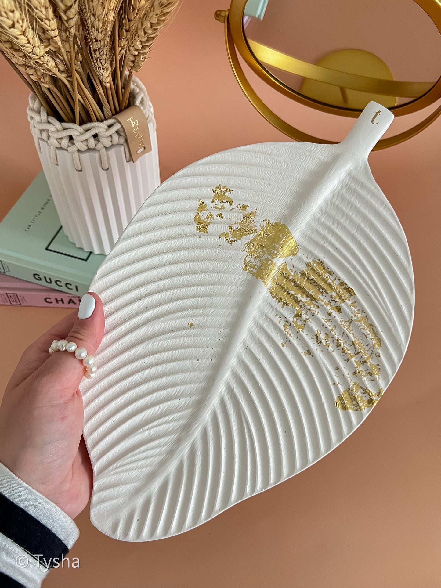 Decorative tray LEAF