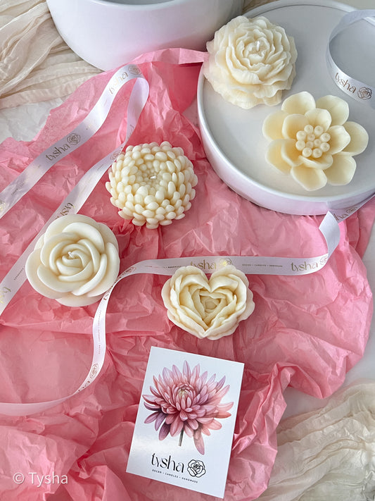 Set of Flowers Candles in a Gift Box